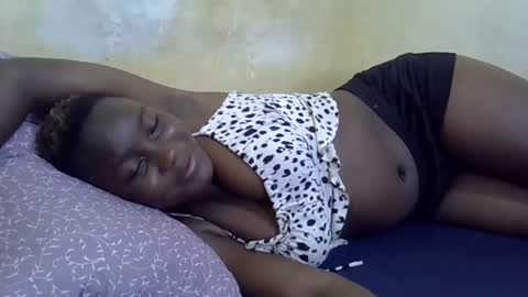 Snapshot of leilah_cute19 chatting on March 2026 05:44:01 AM leilah_cute19 online show from March 2026 05:44:01 AM