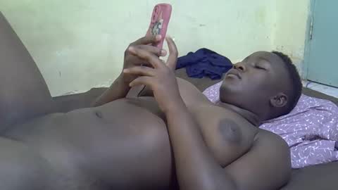 Snapshot of leilah_cute19 chatting on April 2026 07:39:01 AM leilah_cute19 online show from April 2026 07:39:01 AM