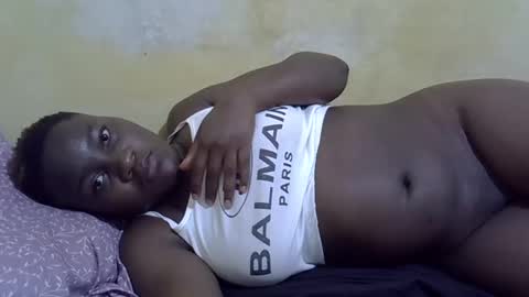 Snapshot of leilah_cute19 chatting on April 2026 12:41:01 AM leilah_cute19 online show from April 2026 12:41:01 AM