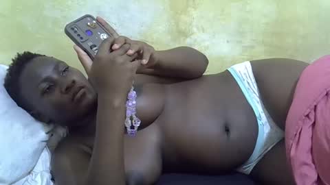 Snapshot of leilah_cute19 chatting on April 2026 06:53:02 PM leilah_cute19 online show from April 2026 06:53:02 PM