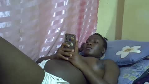 Snapshot of leilah_cute19 chatting on June 2026 08:01:01 PM leilah_cute19 online show from June 2026 08:01:01 PM