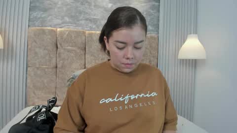 leilapons online show from September 2025 05:23:02 PM