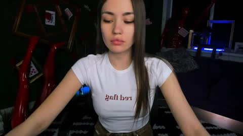 Snapshot of leilarai chatting on April 2026 05:32:01 PM Leila Rai online show from April 2026 05:32:01 PM