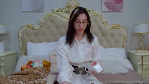 LeilaTaylors online show from March 2026 05:33:02 AM