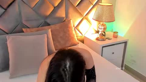 Leizathompson online show from January 2026 05:29:02 PM