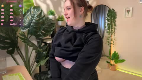 Snapshot of lela_ryan chatting on April 2026 08:24:02 PM Lela online show from April 2026 08:24:02 PM