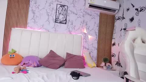 lelany_evans online show from June 2026 04:17:01 AM