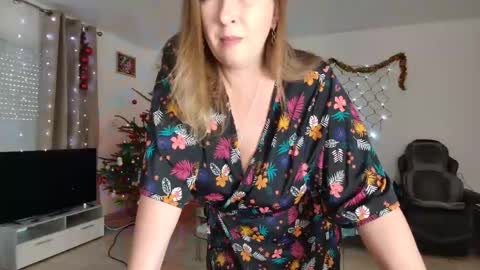 YOUR ELENA online show from December 2024 11:06:02 AM