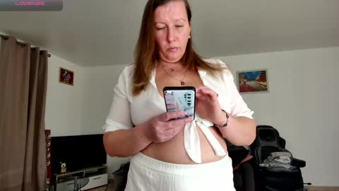 YOUR ELENA online show from January 2025 11:21:02 AM