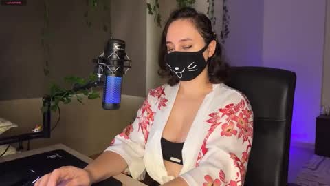 Lemi online show from November 2025 04:29:02 PM