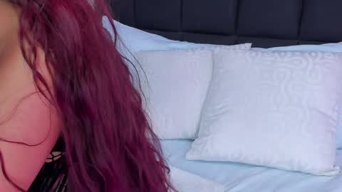 L E N A online show from September 2025 07:58:01 AM