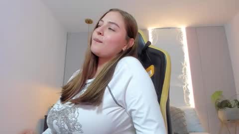 lena_jhons online show from December 2025 08:13:01 PM