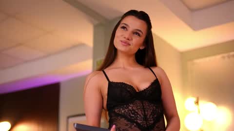 Snapshot of lena_laurent chatting on April 2026 11:12:01 AM Lena Laurent online show from April 2026 11:12:01 AM