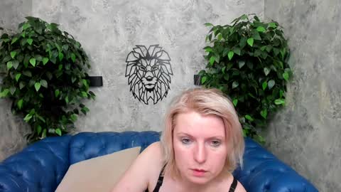 Lena online show from December 2024 01:51:02 PM