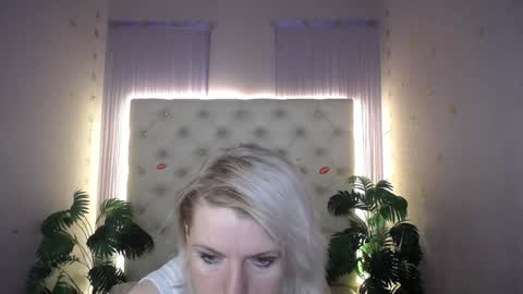 Lena online show from January 2025 09:27:01 AM