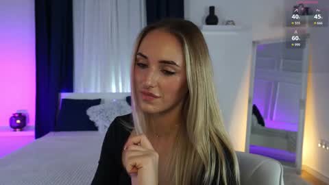 Lena online show from November 2025 05:35:02 PM