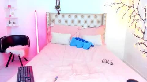 Lena  online show from February 2026 01:56:02 PM