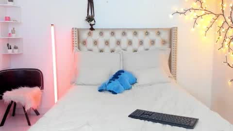 Lena  online show from February 2026 02:05:02 PM