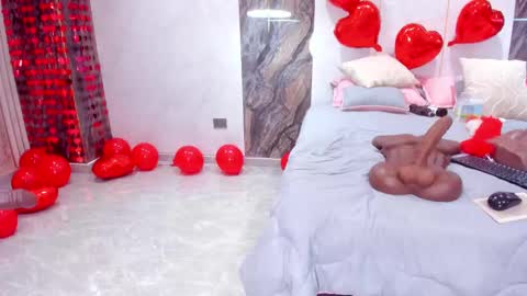 Lenathompson online show from February 2025 07:45:01 AM