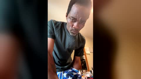 Snapshot of lencran83 chatting on April 2026 02:47:01 PM lencran83 online show from April 2026 02:47:01 PM