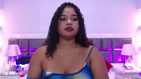 Lenna online show from October 2025 10:59:02 AM