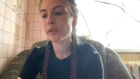 Hellomy name is Natalyits my first day here nice to meet you Give me 50 thumbs ups online show from June 2026 03:28:02 PM