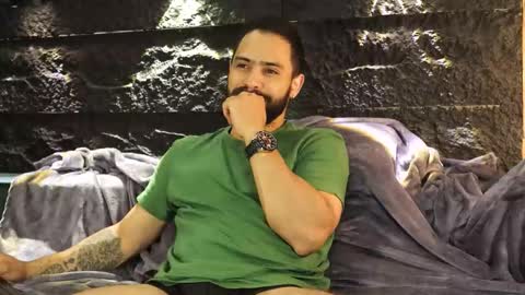 Leo  Diaz online show from November 2025 11:05:01 PM