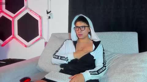 Snapshot of leo_muller chatting on October 2025 05:10:01 AM leo_muller online show from October 2025 05:10:01 AM