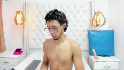 Snapshot of leo_sanz6 chatting on July 2026 12:33:01 PM LEO online show from July 2026 12:33:01 PM