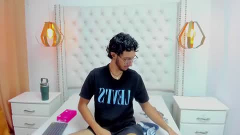 Snapshot of leo_sanz6 chatting on July 2026 12:23:01 PM LEO online show from July 2026 12:23:01 PM