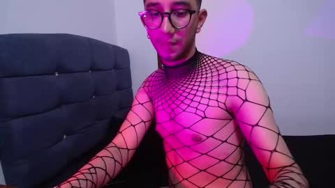 Snapshot of leoh_hades chatting on October 2025 01:51:02 AM Leoh online show from October 2025 01:51:02 AM