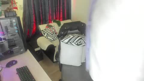 Leon online show from December 2024 06:40:01 PM