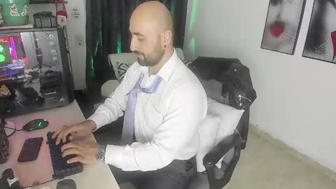 Leon online show from December 2024 10:13:01 PM