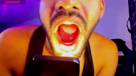 Leon Hart online show from November 2025 10:15:01 PM