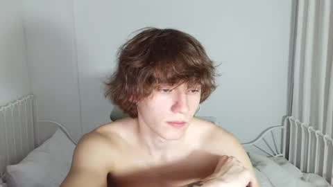 Snapshot of leon_heart666 chatting on June 2026 01:42:02 PM Leon online show from June 2026 01:42:02 PM