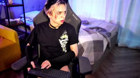 Snapshot of leon_yuugen chatting on January 2025 07:29:01 AM Leon online show from January 2025 07:29:01 AM