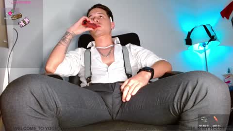 Snapshot of leonal_oconer chatting on December 2024 10:18:02 PM iam leonal online show from December 2024 10:18:02 PM