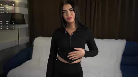 Mila online show from November 2025 01:06:01 AM