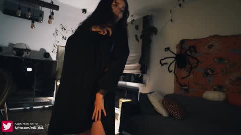 Snapshot of leonamell chatting on October 2025 06:43:01 PM Leo online show from October 2025 06:43:01 PM