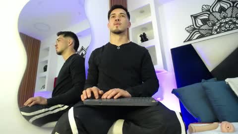 Snapshot of leonardfoxx chatting on April 2026 12:54:01 PM leonardo online show from April 2026 12:54:01 PM