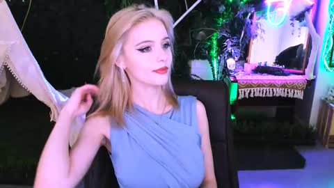 leonastone online show from November 2025 06:10:01 PM