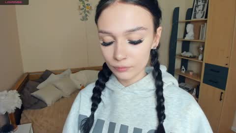 Snapshot of leonewiechec chatting on April 2026 07:03:02 PM Alice online show from April 2026 07:03:02 PM