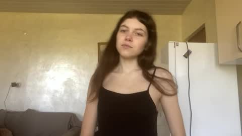 Snapshot of leonidacampuzano chatting on April 2026 07:31:01 AM Leo online show from April 2026 07:31:01 AM