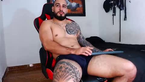 Snapshot of leonidas_k18 chatting on December 2024 01:35:02 AM ANDRES online show from December 2024 01:35:02 AM