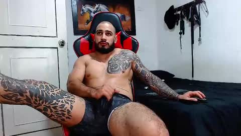 Snapshot of leonidas_k18 chatting on December 2024 04:32:01 AM ANDRES online show from December 2024 04:32:01 AM