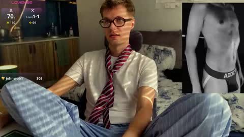 Snapshot of leonnextdoor chatting on March 2026 09:03:02 AM Leon online show from March 2026 09:03:02 AM