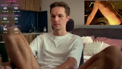 Snapshot of leonnextdoor chatting on April 2026 09:59:02 AM Leon online show from April 2026 09:59:02 AM