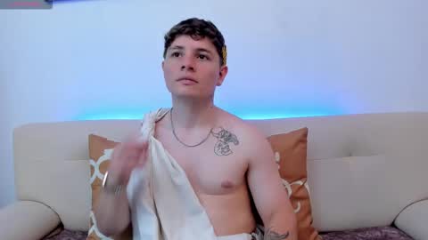 Leo  online show from October 2025 09:26:02 PM