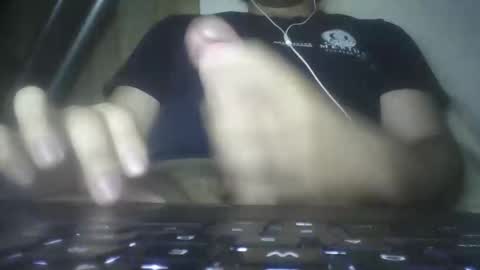 leoonel_95 online show from February 2026 05:06:02 AM