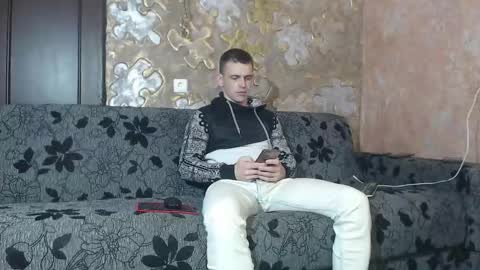 Snapshot of leoroman chatting on November 2025 09:32:01 AM leoroman online show from November 2025 09:32:01 AM